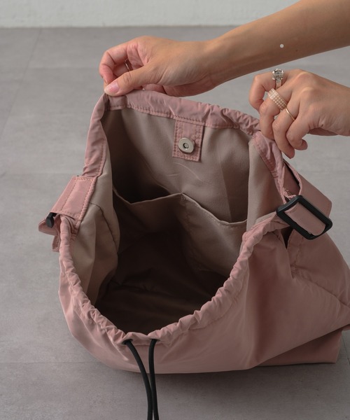 Pal collection（パルコレクション）の「ドロストラージショルダーバック（ショルダーバッグ・レディース・ブラック/アイボリー/ピンク・FREE）」の11枚目の写真