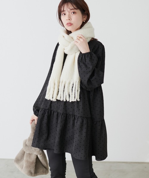 natural couture(ナチュラルクチュール)の「フロッキードットティアードチュニック(シャツ/ブラウス・レディース・モカ/ライトベージュ/ブラック・FREE)」の2枚目の写真