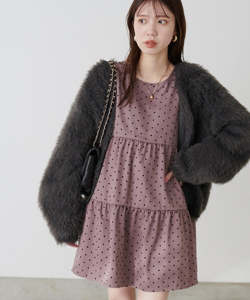 natural couture(ナチュラルクチュール)の「フロッキードットティアードチュニック(シャツ/ブラウス・レディース・モカ/ライトベージュ/ブラック・FREE)」の3枚目の写真