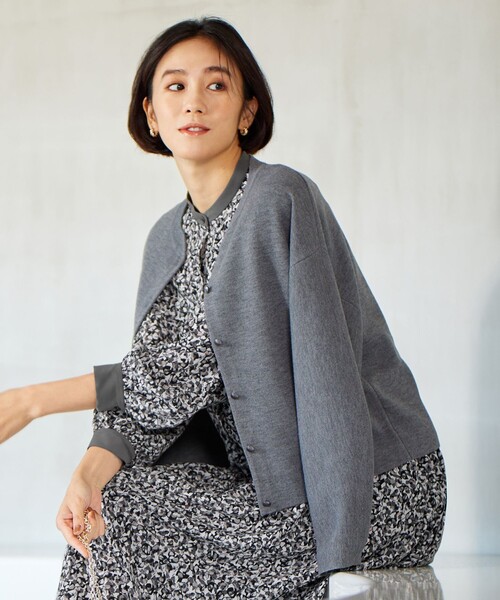 自由区(ジユウク)の「【WEB&一部店舗限定】スムージーニット カーディガン(カーディガン/ボレロ・レディース・グレー系/ネイビー系/ホワイト系・44)」の3枚目の写真
