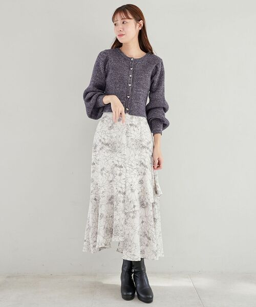 MAJESTIC LEGON(マジェスティックレゴン)の「アシメティアードフラワースカート(スカート・レディース・ブラック系その他/ブルー系その他2/ホワイト系その他2・SMALL/MEDIUM)」の4枚目の写真