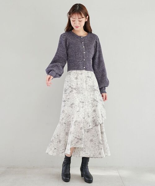 MAJESTIC LEGON(マジェスティックレゴン)の「アシメティアードフラワースカート(スカート・レディース・ブラック系その他/ブルー系その他2/ホワイト系その他2・SMALL/MEDIUM)」の5枚目の写真