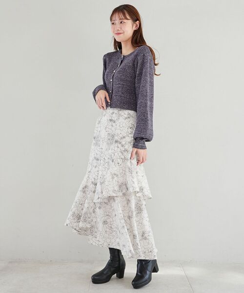 MAJESTIC LEGON(マジェスティックレゴン)の「アシメティアードフラワースカート(スカート・レディース・ブラック系その他/ブルー系その他2/ホワイト系その他2・SMALL/MEDIUM)」の6枚目の写真