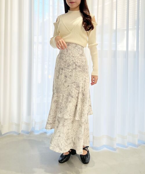 MAJESTIC LEGON(マジェスティックレゴン)の「アシメティアードフラワースカート(スカート・レディース・ブラック系その他/ブルー系その他2/ホワイト系その他2・SMALL/MEDIUM)」の11枚目の写真