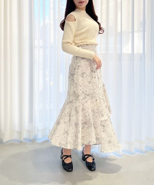 MAJESTIC LEGON(マジェスティックレゴン)の「アシメティアードフラワースカート(スカート・レディース・ブラック系その他/ブルー系その他2/ホワイト系その他2・SMALL/MEDIUM)」の12枚目の写真