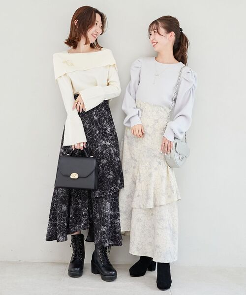 MAJESTIC LEGON(マジェスティックレゴン)の「アシメティアードフラワースカート(スカート・レディース・ブラック系その他/ブルー系その他2/ホワイト系その他2・SMALL/MEDIUM)」の22枚目の写真