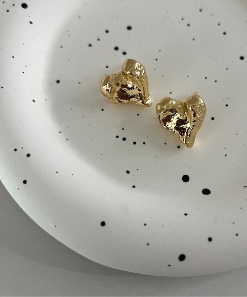 apres jour mignon（アプレジュールミニョン）の「【apresjour mignon×ARIAZ】ビッグハートピアス（ピアス（両耳用）・レディース・ゴールド/シルバー・ONESIZE）」の2枚目の写真