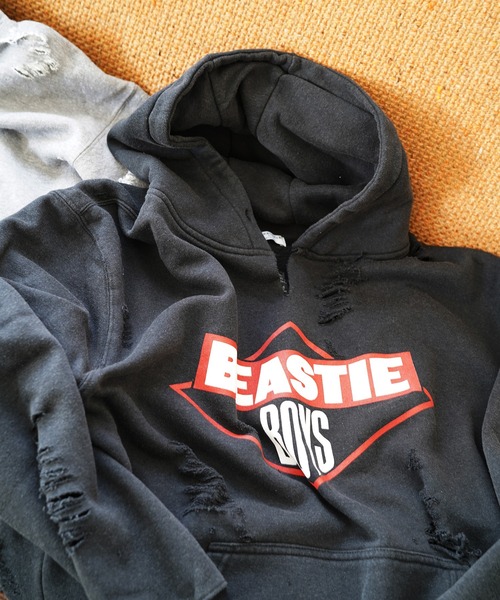 2AM(ツーエイエム)の「【THRIFTY LOOK スリフティールック 】 WORN-OUT BAND HOODIE "BEASTIE BOYS" パーカー(パーカー・メンズ・ブラウン系/ブラック/ブラック系1・X-LARGE/LARGE/XX-LARGE)」の3枚目の写真