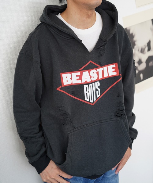 2AM(ツーエイエム)の「【THRIFTY LOOK スリフティールック 】 WORN-OUT BAND HOODIE "BEASTIE BOYS" パーカー(パーカー・メンズ・ブラウン系/ブラック/ブラック系1・X-LARGE/LARGE/XX-LARGE)」の5枚目の写真
