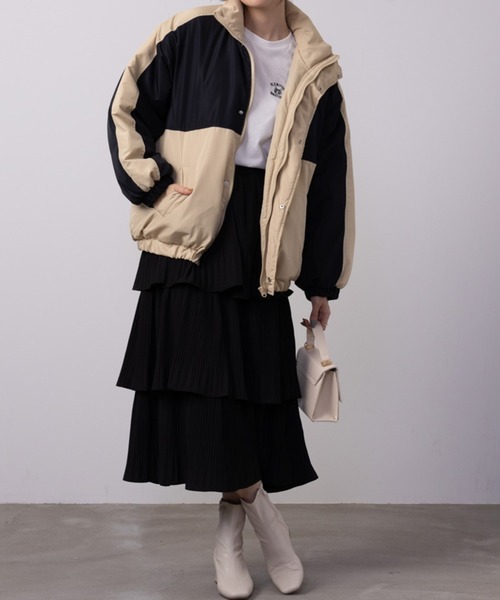 NAVY（ネイビー）の「NAVY 中綿切り替えアウター（その他アウター・レディース・ベージュ×ブラック/ホワイト×グレー/ベージュ系・フリー）」の5枚目の写真