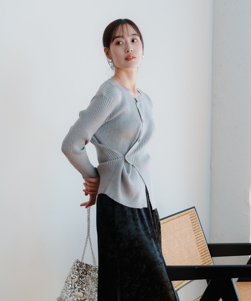 LIENCOEUR（リアンクール）の「アシンメトリーリブニットトップス（ニット/セーター・レディース・ブラック/ホワイト/グレー・FREE）」の6枚目の写真