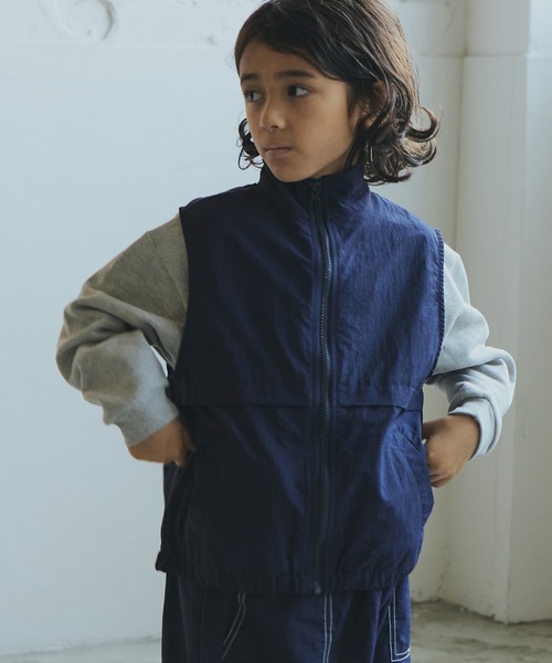 PAIRMANON STREET(ペアマノンストリート)の「【PAIRMANON STREET】セットアップ着用可 スタンドネック ナイロン ベスト(ベスト・キッズ・ブラック/ブルー系その他2/オフホワイト・110/120/130/140/150/160/90/100)」の7枚目の写真