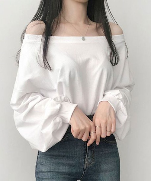 VIVID LADY(ビビッドレディー)の「オフショルダートレーナー トップス(Tシャツ/カットソー・レディース・アイボリー/ホワイト系その他/グレー/ブルー/ブラック/レッド・FREE)」の9枚目の写真