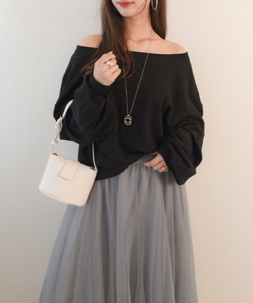 VIVID LADY(ビビッドレディー)の「オフショルダートレーナー トップス(Tシャツ/カットソー・レディース・アイボリー/ホワイト系その他/グレー/ブルー/ブラック/レッド・FREE)」の22枚目の写真