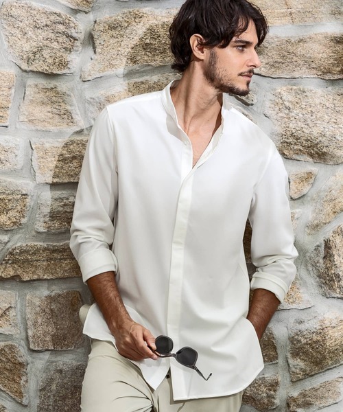 1PIU1UGUALE3  RELAX （ウノピゥウノウグァーレトレ リラックス）の「1PIU1UGUALE3 RELAX(ウノピゥウノウグァーレトレ リラックス)スタンドカラーシャツ（シャツ/ブラウス・メンズ・ライトベージュ/ブラック/ネイビー/ホワイト・M/S/XXL/XL/L）」の2枚目の写真