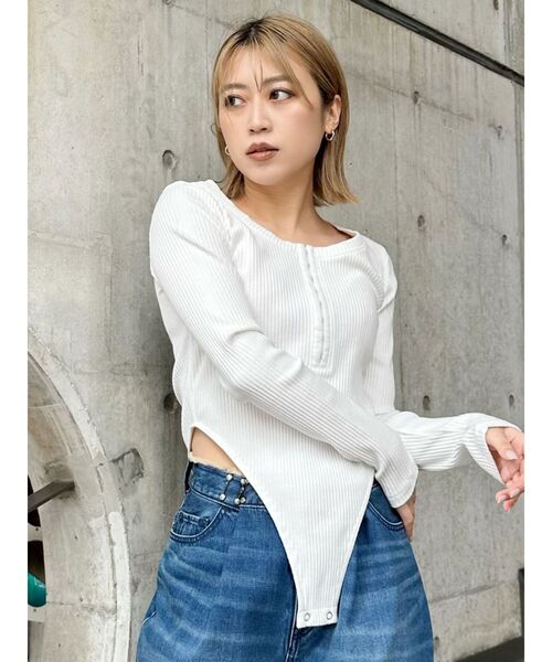 MURUA（ムルーア）の「ホックテープボディスーツ（Tシャツ/カットソー・レディース・ホワイト/レッド/グレー・FREE）」の6枚目の写真