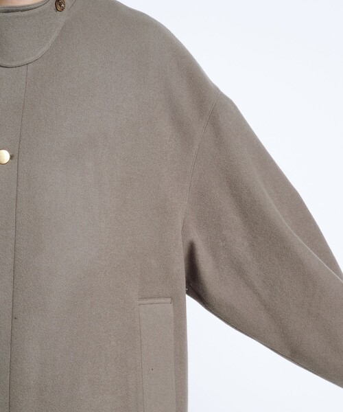 STUDIOUS（ステュディオス）の「Compressed Melton Band Collar Chin Tab Coat（ダッフルコート・メンズ・ホワイト・2）」の12枚目の写真