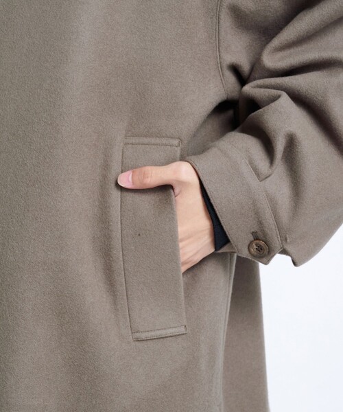 STUDIOUS（ステュディオス）の「Compressed Melton Band Collar Chin Tab Coat（ダッフルコート・メンズ・ホワイト・2）」の13枚目の写真