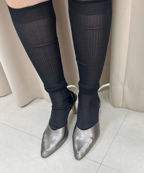 Bresciani（ブレシアニ）の「【BRESCIANI/ブレッシアーニ】SILK RIB KNEE SOX（ソックス/靴下・レディース・サックスブルー/チャコールグレー/ホワイト・MEDIUM）」の4枚目の写真