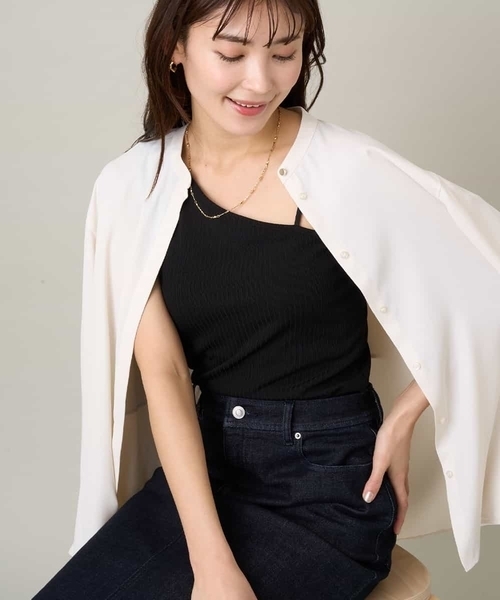 a.v.v(アーヴェヴェ)の「カップ付きアシメタンクトップ(Tシャツ/カットソー・レディース・ベージュ/ブラック・38/36)」の7枚目の写真