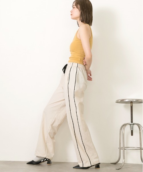ad thie(アドティエ)の「パイピングサイドライン ストレートパンツ(その他パンツ・レディース・ブラック/アイボリー/カーキ・MEDIUM/LARGE)」の19枚目の写真