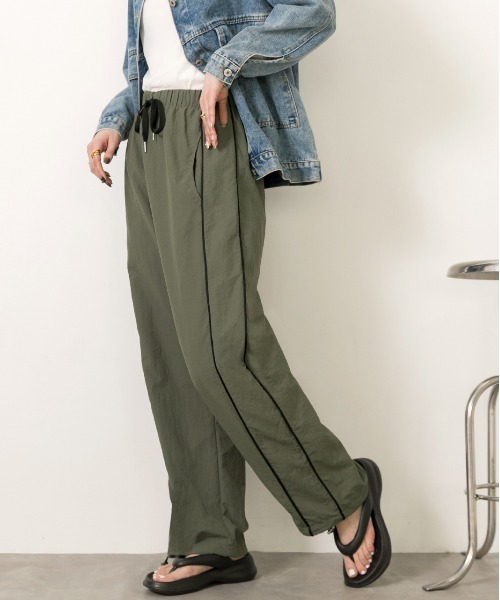 ad thie(アドティエ)の「パイピングサイドライン ストレートパンツ(その他パンツ・レディース・ブラック/アイボリー/カーキ・MEDIUM/LARGE)」の10枚目の写真