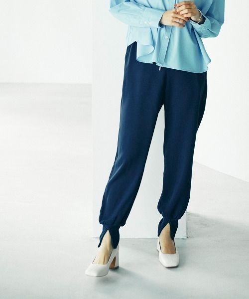 sail（サイル）の「【sail】裾スリットジョガーパンツ　小さいサイズ【低身長・小柄女性向けサイズ】（その他パンツ・レディース・ネイビー/アイボリー・01）」の2枚目の写真
