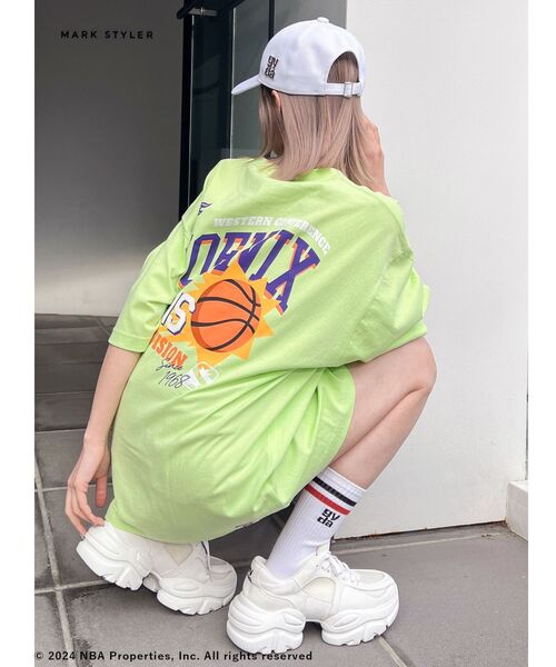 NBA(エヌビーエー)の「NBA BACKグラフィックTシャツ(Tシャツ/カットソー・レディース・ブラック/オフホワイト/ライム・FREE)」の12枚目の写真