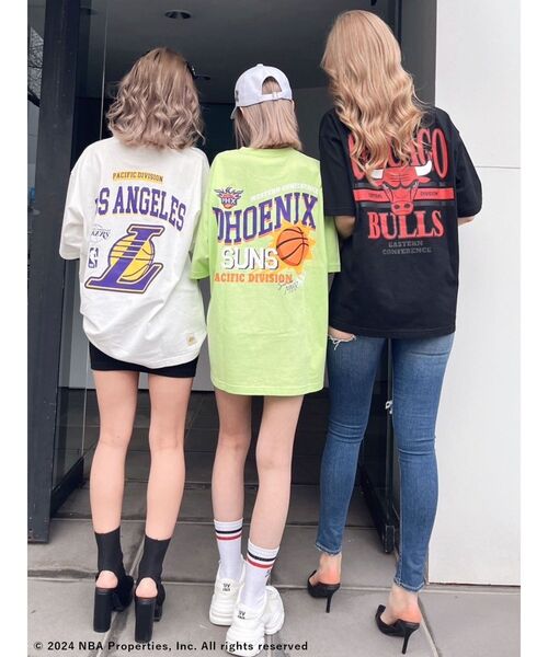 NBA(エヌビーエー)の「NBA BACKグラフィックTシャツ(Tシャツ/カットソー・レディース・ブラック/オフホワイト/ライム・FREE)」の18枚目の写真