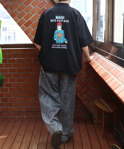 Red Cap Girl（レッドキャプガール）の「RedCapGirlバック刺繍ルーズ半袖シャツ（シャツ/ブラウス・メンズ・ホワイト/ブルー/ライトグレー/ブラック・LARGE/MEDIUM）」の6枚目の写真