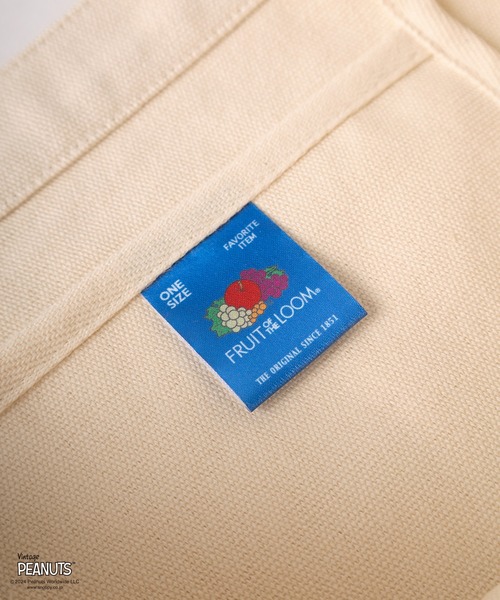 PEANUTS（ピーナッツ）の「【Fruit of the Loom/フルーツオブザルーム】PEANUTSコラボ キャラクター ヴィンテージイラスト＆ブランドネームデザイン コットントートバッグ/エコバッグ（トートバッグ・レディース・キナリ/ライトベージュ/アイボリー・FREE）」の5枚目の写真