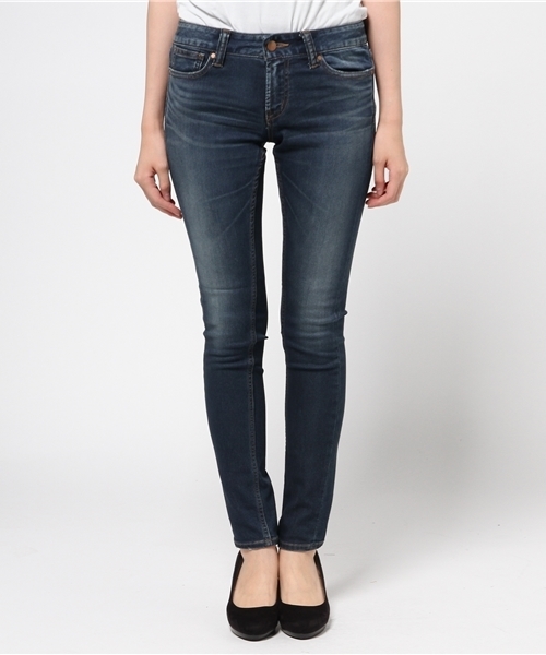 AZUL by moussy（アズールバイマウジー）の「マイクロファイバースキニーデニム(L74)（デニムパンツ・レディース・ワンウォッシュ/ブルー・22inch/27inch/23inch/24inch/25inch/26inch）」の3枚目の写真