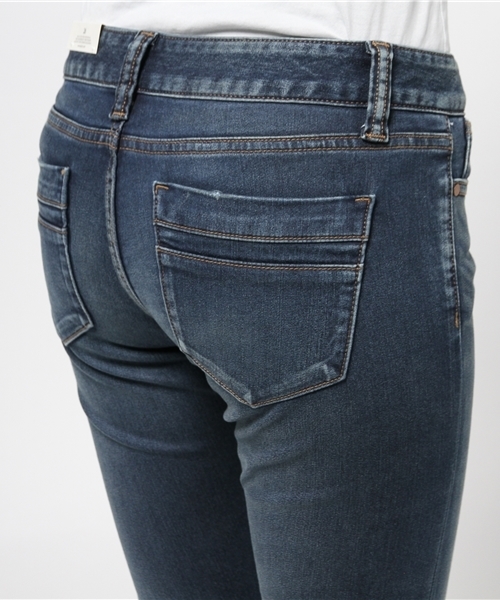 AZUL by moussy（アズールバイマウジー）の「マイクロファイバースキニーデニム(L74)（デニムパンツ・レディース・ワンウォッシュ/ブルー・22inch/27inch/23inch/24inch/25inch/26inch）」の8枚目の写真
