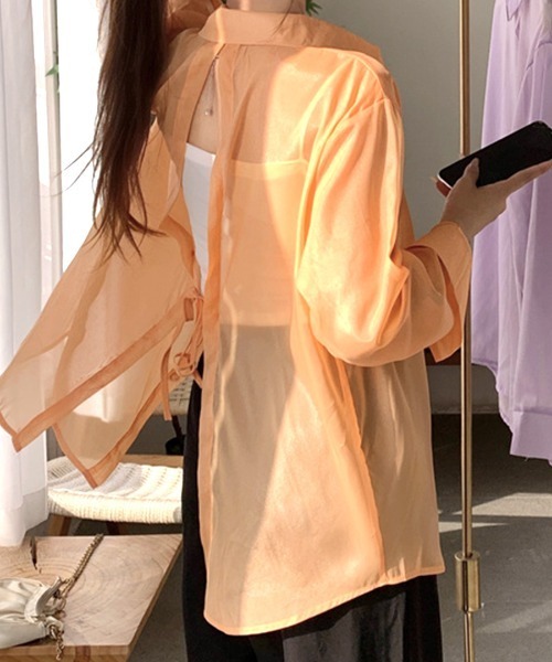 REMUR(レミュール)の「後ろ姿も美人見え。袖ボリューム バックスリット シアーシャツ(シャツ/ブラウス・レディース・ライトベージュ/ライトピンク/ラベンダー/グリーン/オレンジ/イエロー/サックスブルー/ピンク/ホワイト/ブラック・FREE)」の10枚目の写真
