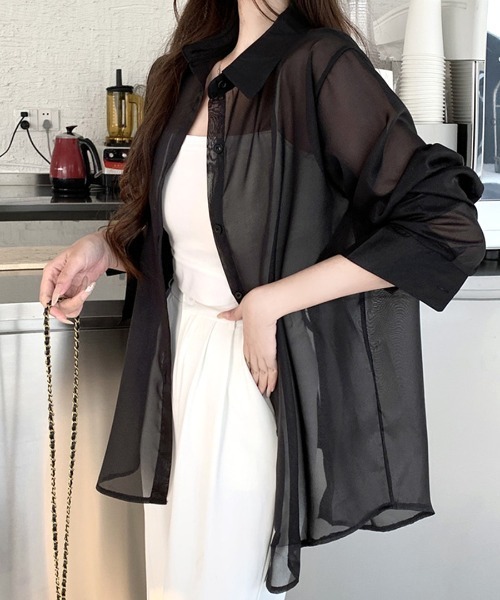 REMUR(レミュール)の「後ろ姿も美人見え。袖ボリューム バックスリット シアーシャツ(シャツ/ブラウス・レディース・ライトベージュ/ライトピンク/ラベンダー/グリーン/オレンジ/イエロー/サックスブルー/ピンク/ホワイト/ブラック・FREE)」の3枚目の写真