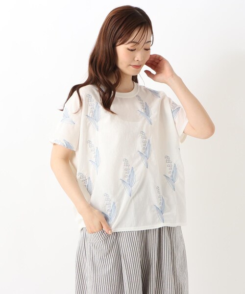 one'sterrace(ワンズテラス)の「刺繍フレンチスリーブプルオーバー スズラン(Tシャツ/カットソー・レディース・アイボリー系8/ブルー系その他7・00)」の1枚目の写真