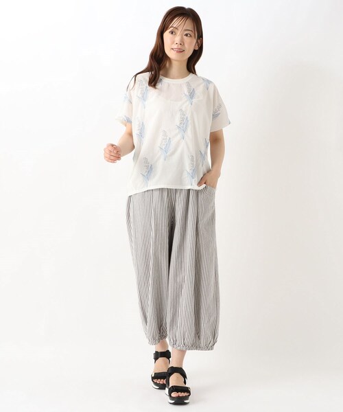one'sterrace(ワンズテラス)の「刺繍フレンチスリーブプルオーバー スズラン(Tシャツ/カットソー・レディース・アイボリー系8/ブルー系その他7・00)」の5枚目の写真