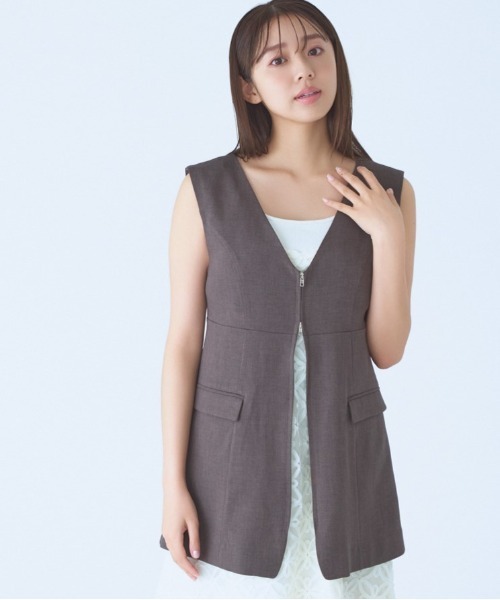 mysty woman（ミスティウーマン）の「フロントZIPジレ 135629（ベスト・レディース・ダークブラウン/ベージュ/モカ・FREE）」の8枚目の写真