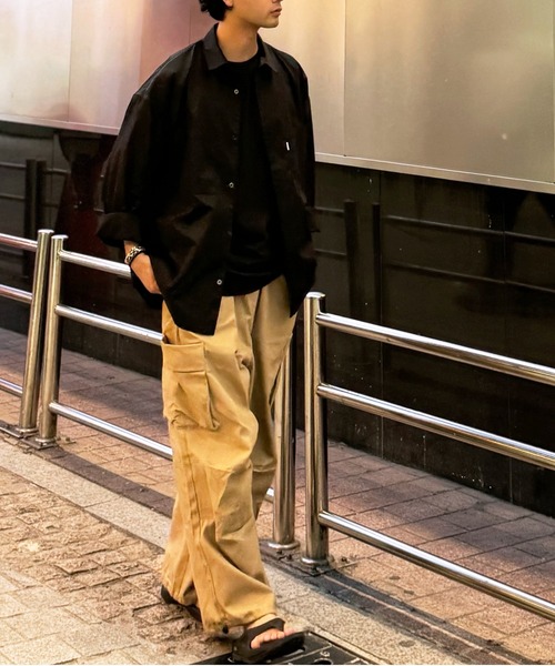 CERCA(チェルカ)の「パラシュートドローコードワイドカーゴパンツ(MI)(カーゴパンツ・メンズ・カーキ/ベージュ/ホワイト/ブラック・LARGE/MEDIUM)」の8枚目の写真