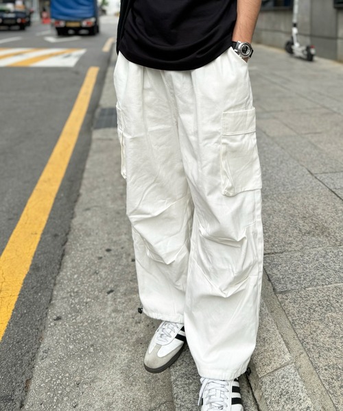 CERCA(チェルカ)の「パラシュートドローコードワイドカーゴパンツ(MI)(カーゴパンツ・メンズ・カーキ/ベージュ/ホワイト/ブラック・LARGE/MEDIUM)」の10枚目の写真