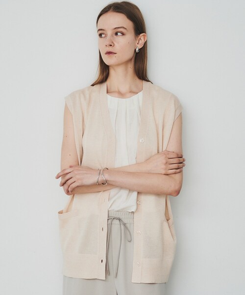 cloenc（クロエンス）の「◆【手洗い可】ハイゲージニットベスト（ベスト・レディース・ベージュ/グレー/オフホワイト・02）」の12枚目の写真