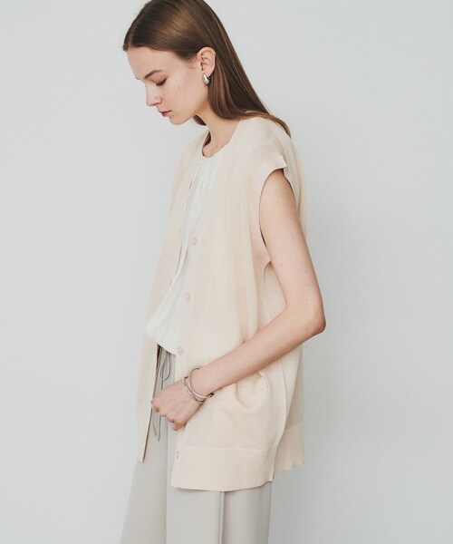 cloenc（クロエンス）の「◆【手洗い可】ハイゲージニットベスト（ベスト・レディース・ベージュ/グレー/オフホワイト・02）」の11枚目の写真