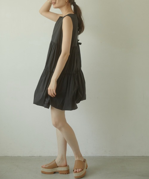 ACYM(アシーム)の「Back tie baloon mini ワンピース(ワンピース・レディース・ブラック/ベージュ・FREE)」の10枚目の写真