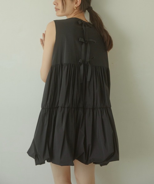 ACYM(アシーム)の「Back tie baloon mini ワンピース(ワンピース・レディース・ブラック/ベージュ・FREE)」の11枚目の写真