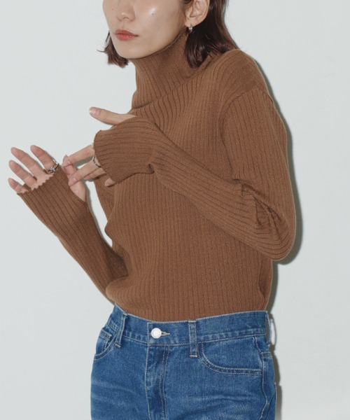 フィンガーホールリブニットタートル（ニット/セーター）｜Auntie Rosa