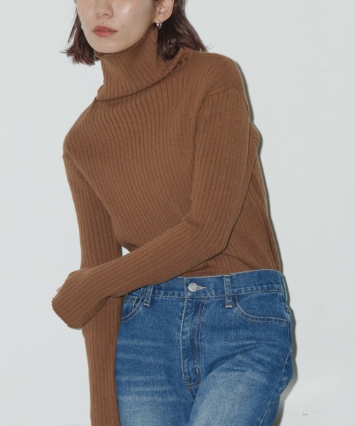 Auntie Rosa Holiday（アンティローザホリデー）の「フィンガーホールリブニットタートル（ニット/セーター・レディース・ブラウン/イエロー/オレンジ/チャコールグレー/ブルー/アイボリー/ブラック・FREE）」の9枚目の写真