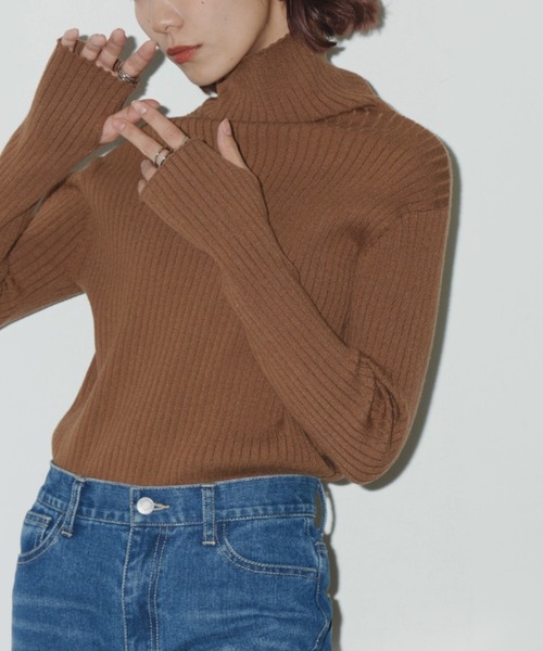 Auntie Rosa Holiday（アンティローザホリデー）の「フィンガーホールリブニットタートル（ニット/セーター・レディース・ブラウン/イエロー/オレンジ/チャコールグレー/ブルー/アイボリー/ブラック・FREE）」の10枚目の写真