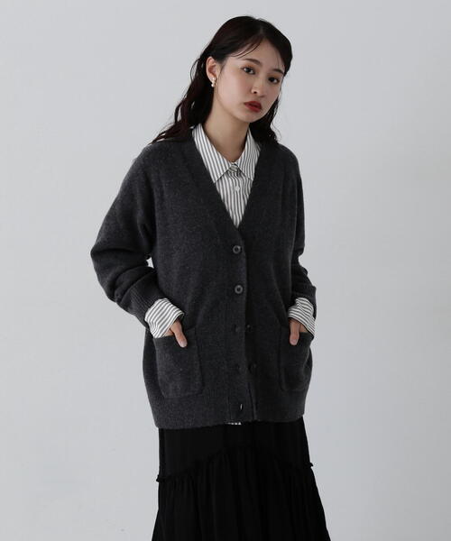 N.（N. Natural Beauty Basic）（エヌエヌナチュラルビューティーベーシック）の「◆ＨＡＭＩＬＴＯＮ　Ｖネックポケットカーディガン（カーディガン/ボレロ・レディース・ライトグレー/杢グレー/ブルー・MEDIUM）」の9枚目の写真
