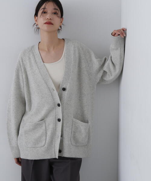 N.（N. Natural Beauty Basic）（エヌエヌナチュラルビューティーベーシック）の「◆ＨＡＭＩＬＴＯＮ　Ｖネックポケットカーディガン（カーディガン/ボレロ・レディース・ライトグレー/杢グレー/ブルー・MEDIUM）」の13枚目の写真