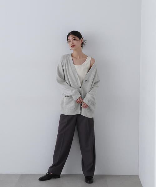 N.（N. Natural Beauty Basic）（エヌエヌナチュラルビューティーベーシック）の「◆ＨＡＭＩＬＴＯＮ　Ｖネックポケットカーディガン（カーディガン/ボレロ・レディース・ライトグレー/杢グレー/ブルー・MEDIUM）」の18枚目の写真